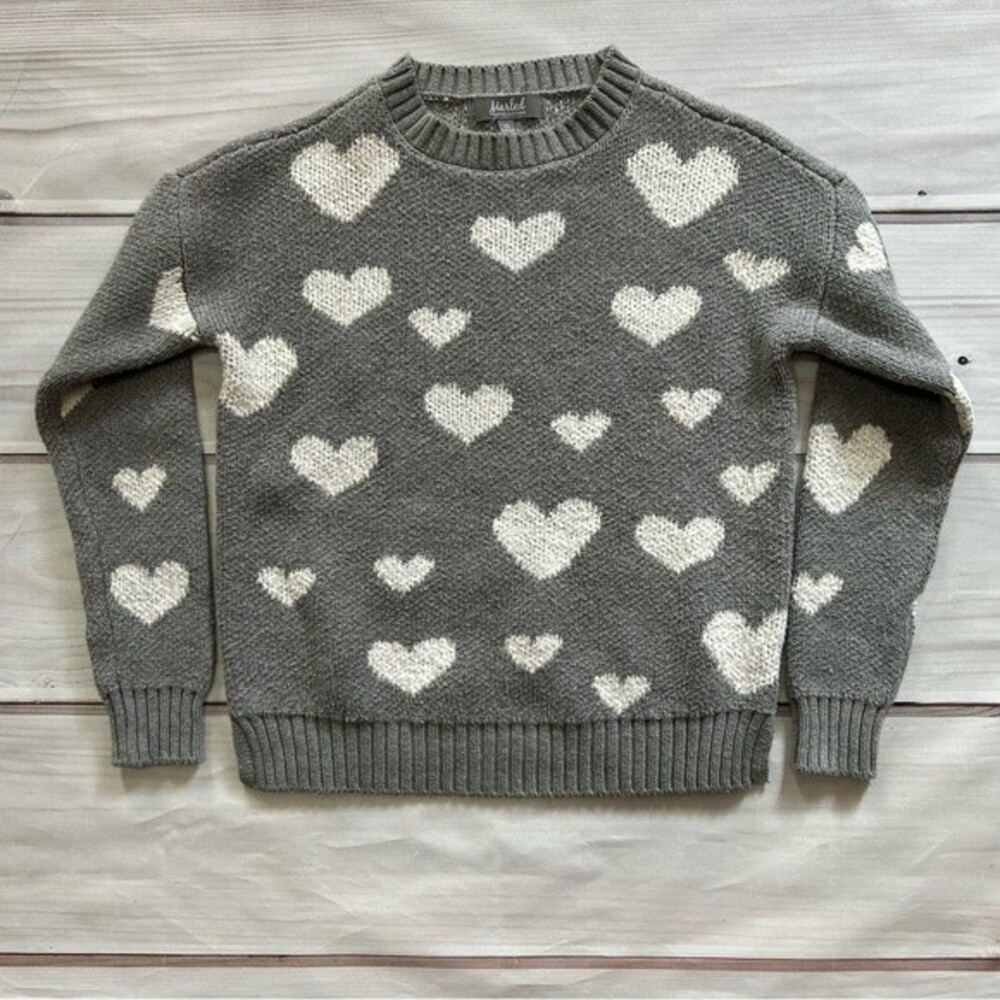 Marled Gray Crewneck Sweater with White Heart Pattern